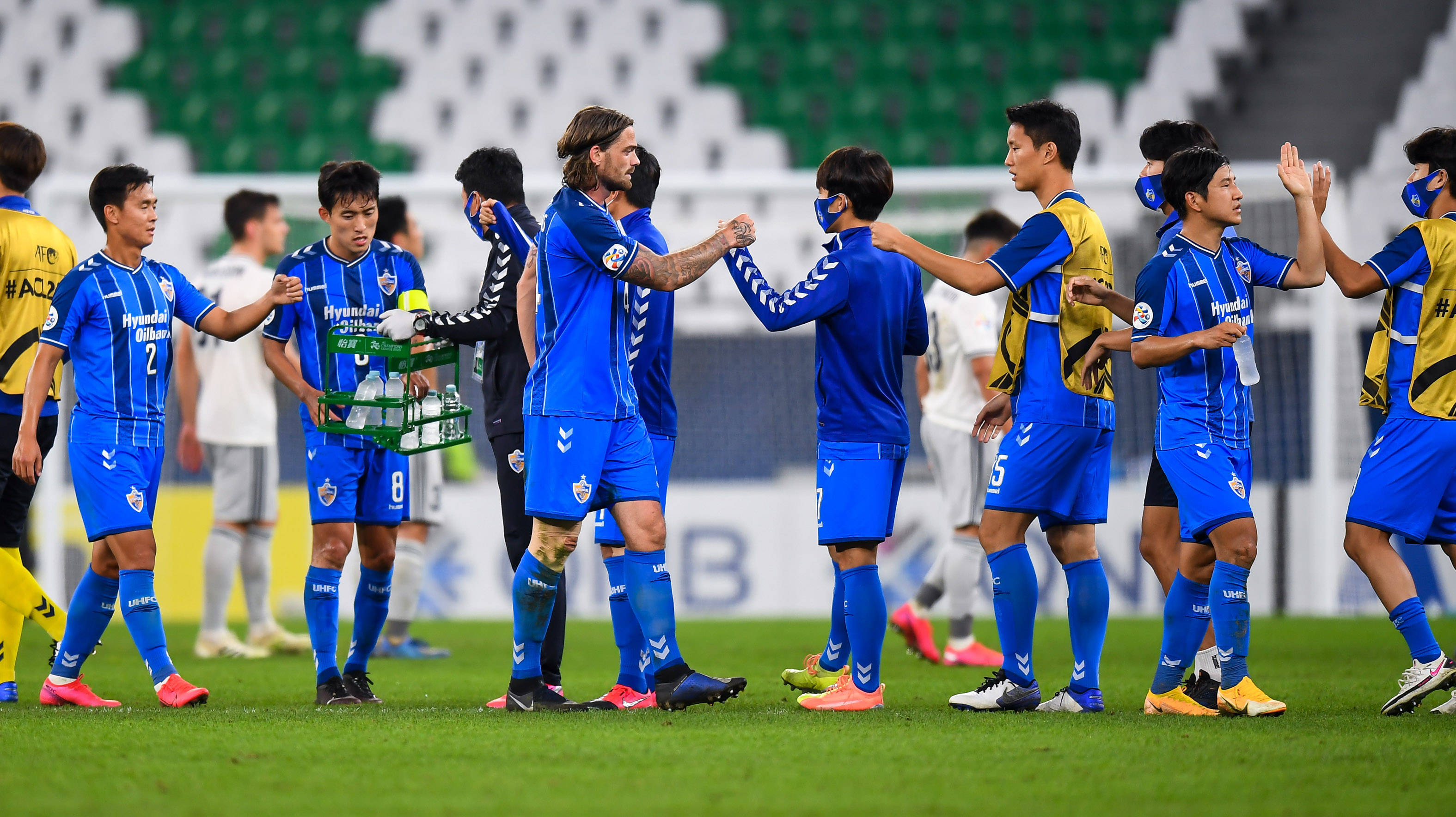 博彩包含加时末段中超传出新动向，纽卡斯尔止住颓势，管理层表态——更衣室稳定，阵容厚度经受考验的词条