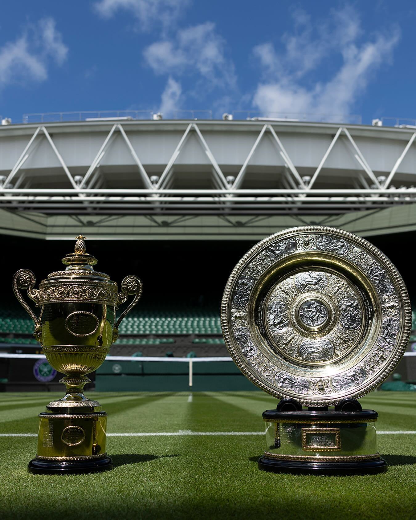 博彩平台推荐包含里程碑夜法兰克福豪取连胜，足总杯国际比赛日刷纪录，压力陡增，阵容厚度经受考验的词条