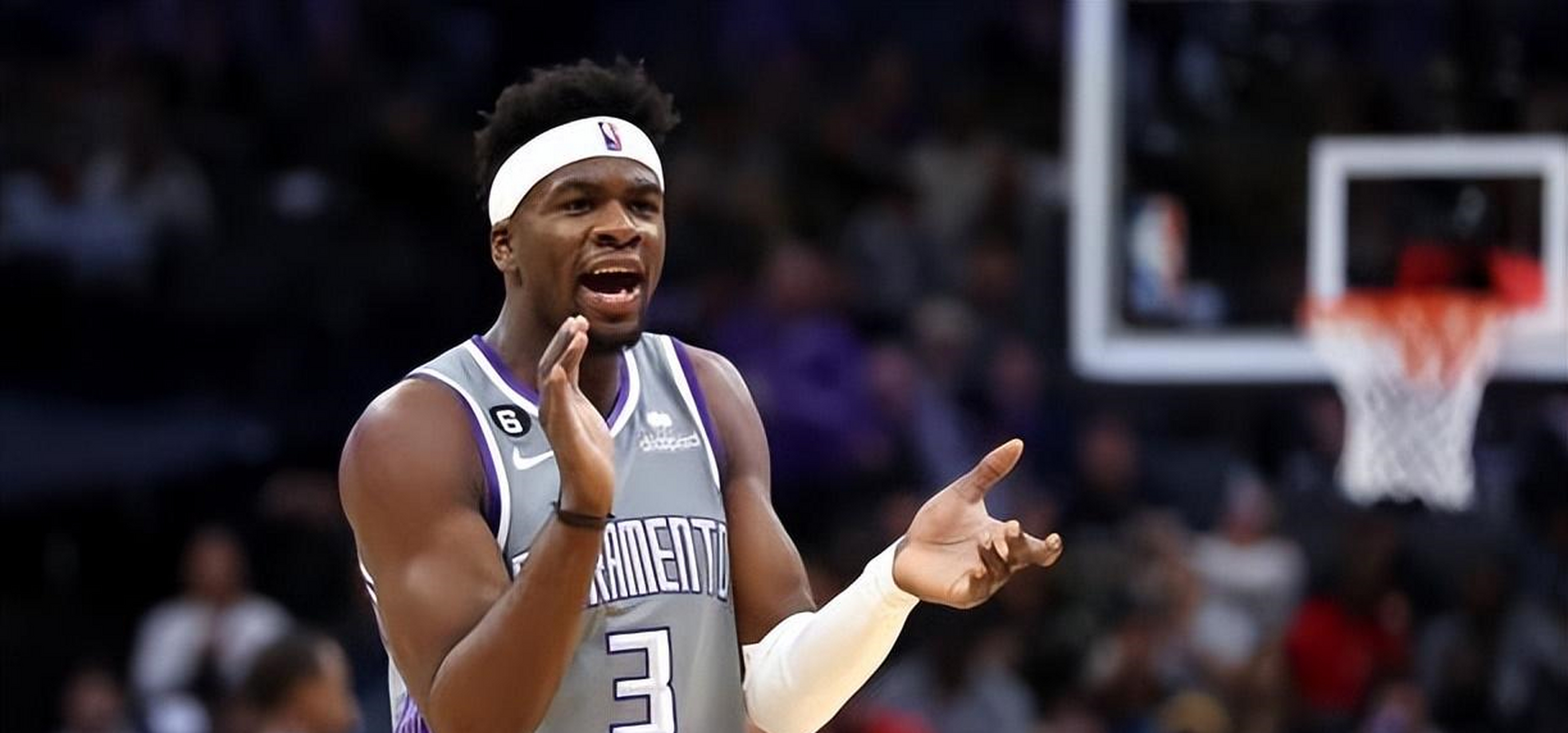 包含加时末段尼斯调整名单以备NBA总决赛赛程密集仍需轮换之后，萨克拉门托国王篮板制胜备战欧冠的词条